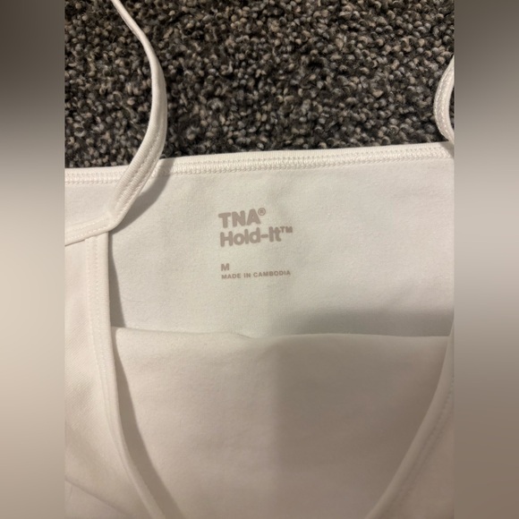 Aritzia TNA tank top - Picture 3 of 4